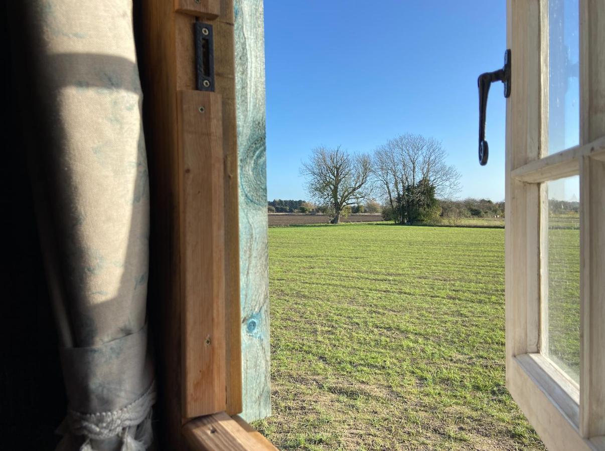 Fen Meadows Glamping - Luxury Cabins And Bell Tents Cambridge  Exterior foto