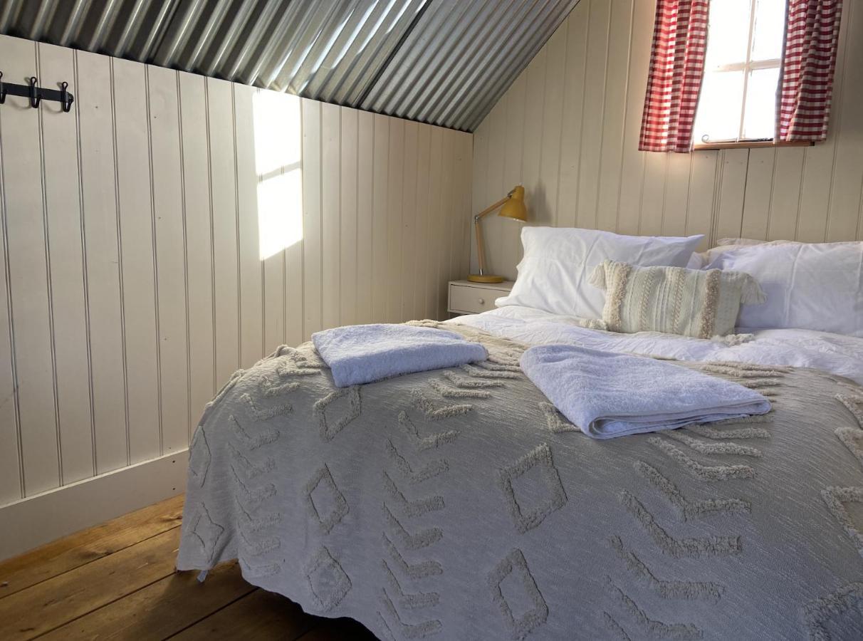 Fen Meadows Glamping - Luxury Cabins And Bell Tents Cambridge  Exterior foto