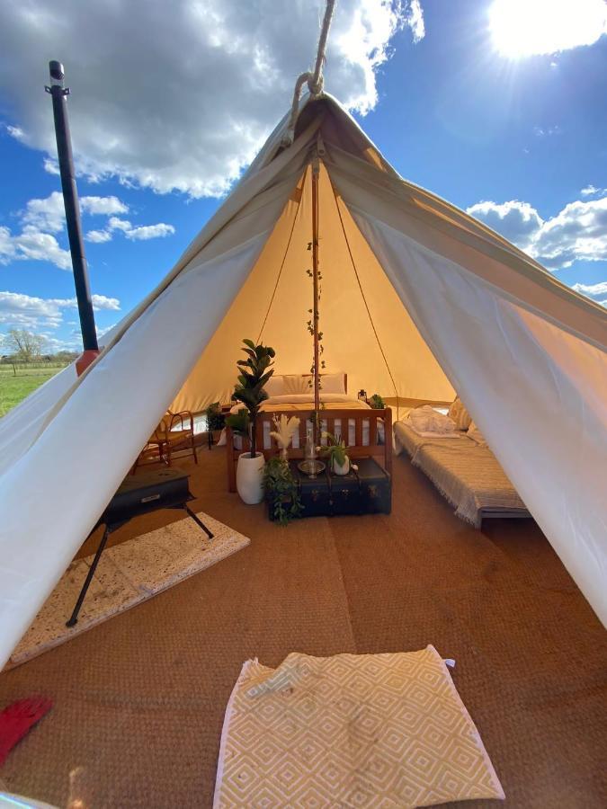 Fen Meadows Glamping - Luxury Cabins And Bell Tents Cambridge  Exterior foto