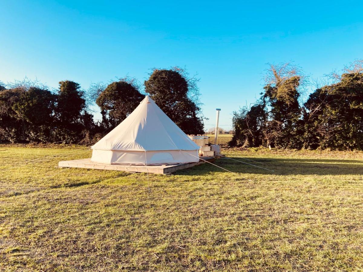 Fen Meadows Glamping - Luxury Cabins And Bell Tents Cambridge  Exterior foto