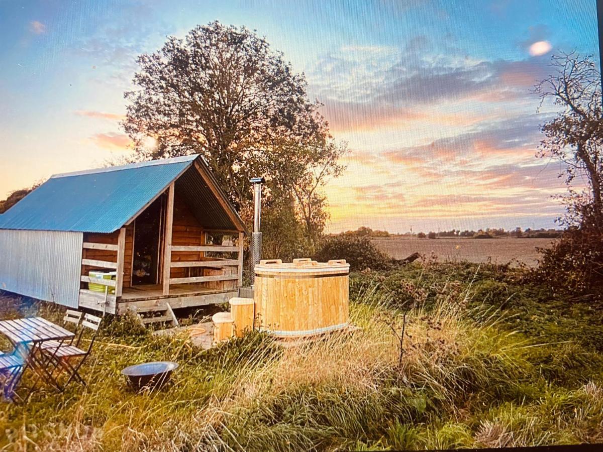 Fen Meadows Glamping - Luxury Cabins And Bell Tents Cambridge  Exterior foto